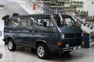 Bild 3/50 von Volkswagen T3 Caravelle GL 1.9 (1987)