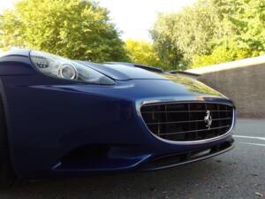 Bild 12/99 von Ferrari California (2009)