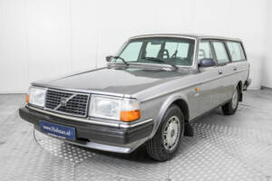 Image 17/50 of Volvo 245 GLE (1982)