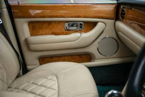 Image 32/50 of Bentley Arnage R (2006)