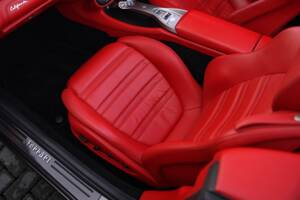 Image 20/50 of Ferrari California (2009)