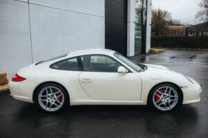 Afbeelding 23/53 van Porsche 911 Carrera S (2010)