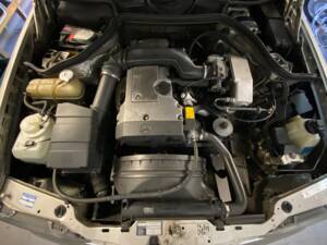 Bild 30/33 von Mercedes-Benz E 200 T (1994)