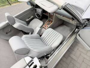 Image 27/50 de Mercedes-Benz 560 SL (1988)