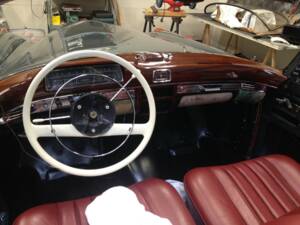 Bild 28/50 von Mercedes-Benz 220 SE Cabriolet (1960)