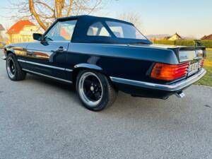 Image 2/23 of Mercedes-Benz 500 SL (1986)