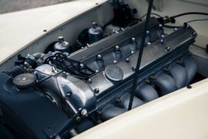 Image 41/45 of Jaguar XK 120 OTS (1950)