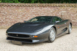Image 10/50 of Jaguar XJ 220 (1993)