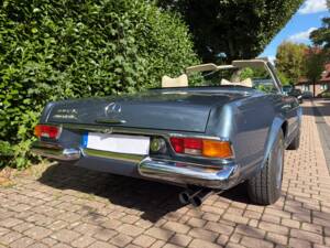 Image 23/38 de Mercedes-Benz 280 SL (1970)