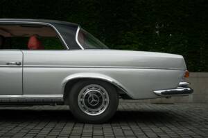 Image 26/95 of Mercedes-Benz 280 SE 3,5 (1970)