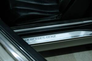 Image 44/50 of Mercedes-Benz SL 500 (1994)