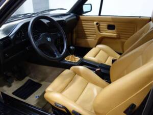 Bild 10/15 von BMW 320i (1988)