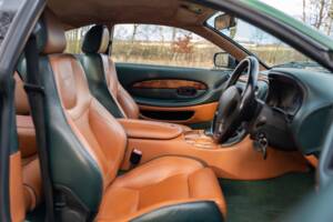 Image 15/27 de Aston Martin DB 7 Vantage (1999)