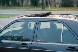 Bild 13/32 von Mercedes-Benz 190 E 2.5-16V (1992)