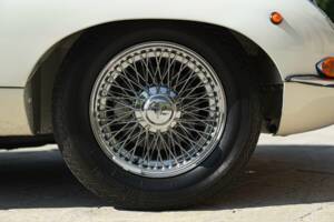 Bild 27/50 von Jaguar E-Type (1968)