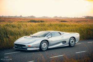 Immagine 2/14 di Jaguar XJ 220 (1993)