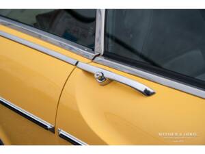 Image 15/50 of Volvo 1800 ES (1972)