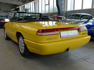 Bild 27/39 von Alfa Romeo 2.0 Spider (1992)
