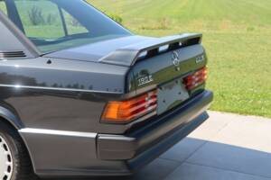 Immagine 27/50 di Mercedes-Benz 190 E 2.3-16 (1986)
