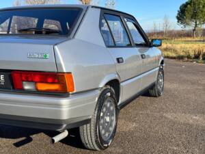 Image 20/48 of Alfa Romeo 33 - 1.5 QV (1985)