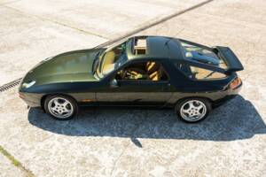 Image 2/30 of Porsche 928 GTS (1993)