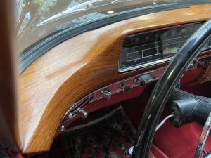 Image 23/38 of Mercedes-Benz 220 S (1959)