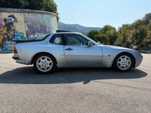 Image 9/98 of Porsche 944 Turbo S (1988)