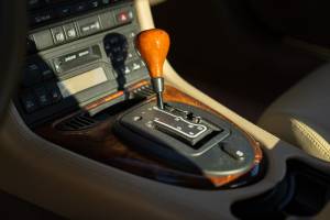 Image 44/46 of Jaguar XK8 4.0 (1998)