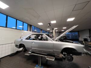 Imagen 22/25 de Mercedes-Benz 230 CE (1991)