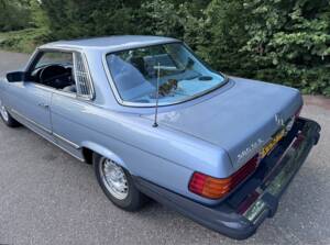 Image 7/8 of Mercedes-Benz 380 SLC (1981)