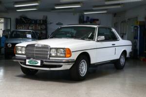 Image 1/25 of Mercedes-Benz 280 CE (1977)
