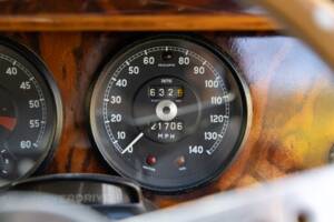 Image 21/50 de Jaguar Mk II 3.8 (1966)