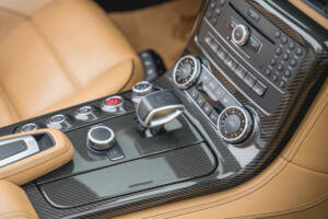 Image 98/100 de Mercedes-Benz SLS AMG Roadster (2011)