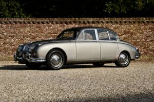 Image 34/50 of Jaguar Mk II 3.4 (1966)