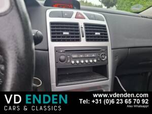 Bild 14/23 von Peugeot 307 CC 2.0i (2005)