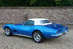Image 16/50 of Chevrolet Corvette Stingray (1968)