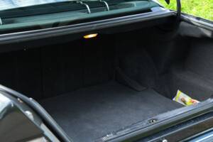 Image 21/63 of Mercedes-Benz 220 E (1993)