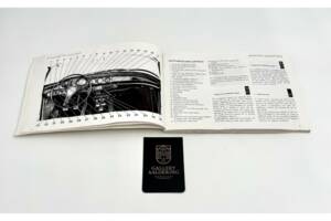 Image 8/50 of Volvo 1800 ES (1972)