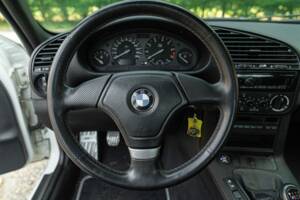 Bild 43/50 von BMW 318is "Class II" (1994)