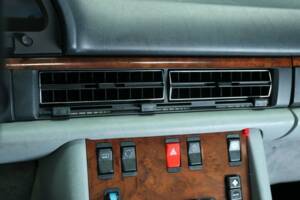 Afbeelding 18/50 van Mercedes-Benz 560 SEC (1991)