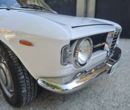 Image 15/39 of Alfa Romeo Giulia GT 1300 Junior (1970)