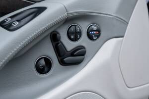 Image 27/42 of Mercedes-Benz SL 65 AMG (2006)