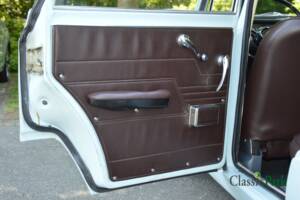 Image 17/50 de Alfa Romeo Giulia 1300 (1967)