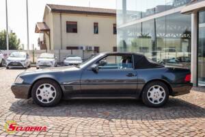 Image 4/18 of Mercedes-Benz 500 SL (1992)