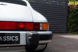 Image 13/68 of Porsche 911 Speedster 3.2 (1989)