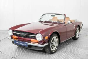 Image 18/50 of Triumph TR 6 PI (1969)