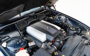 Image 52/55 of BMW 740i (1997)