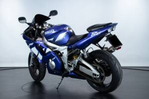 Imagen 2/12 de Yamaha DUMMY (1999)