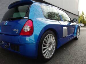 Imagen 17/100 de Renault Clio II V6 (2004)