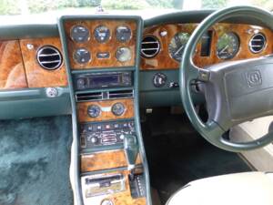 Image 17/27 of Bentley Continental R (1993)